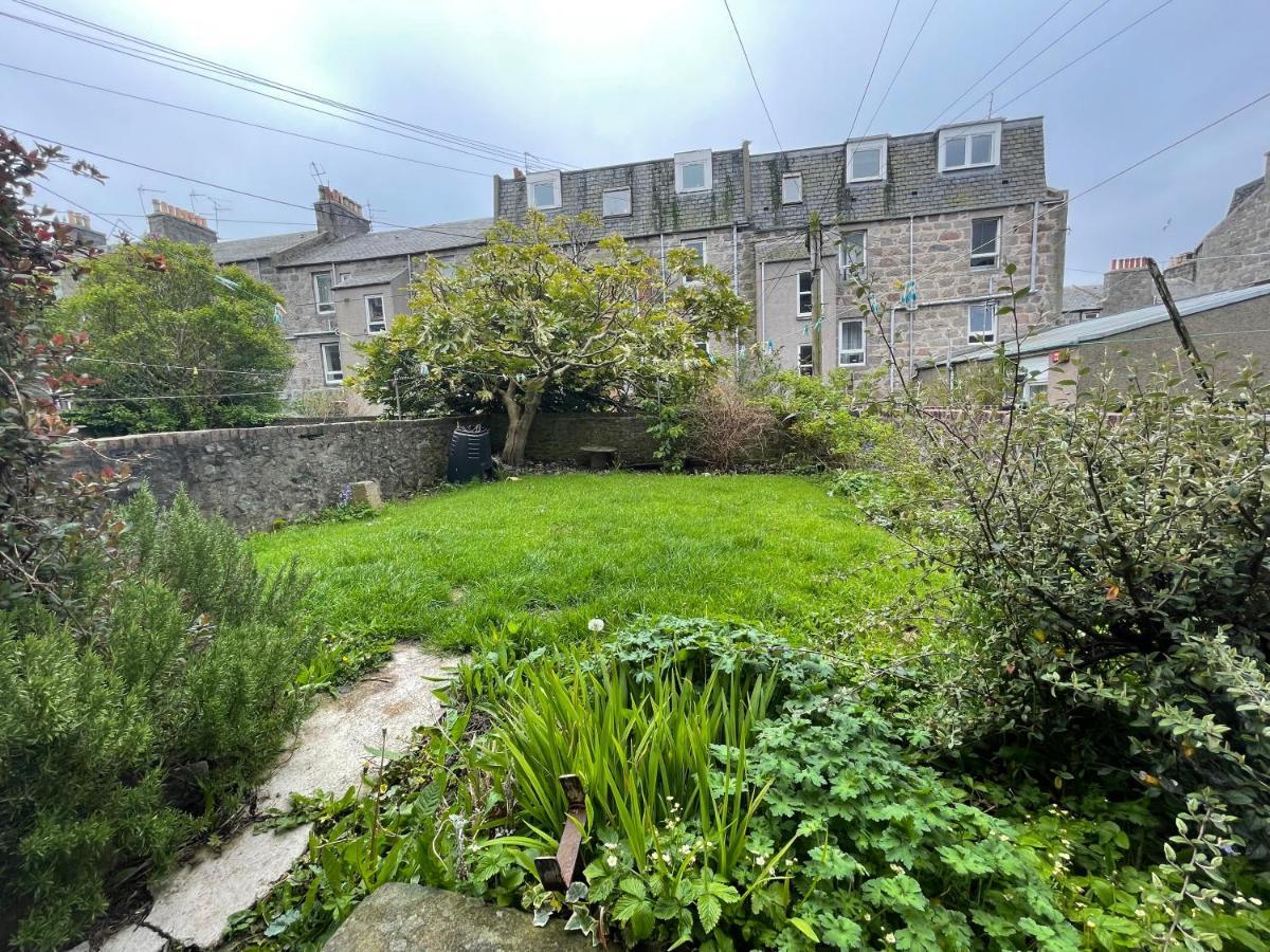 Beautiful 2 Bedroom Apartment- Prime Location, Aberdeen Centre Exterior foto